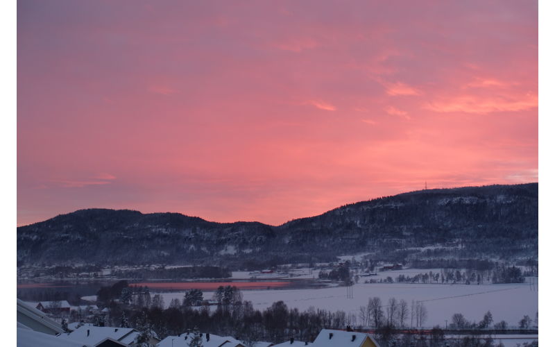 Vinterkveld med utsikt mot Sandebukta og Holm