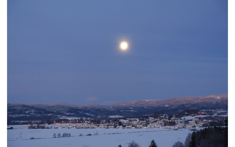 Vinterstemning med utsikt mot Dunihagen og Sande sentrum
