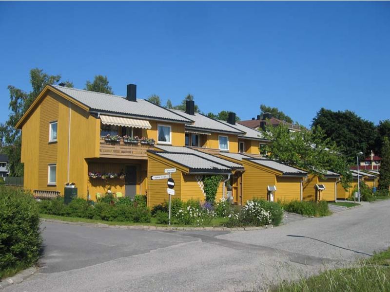 Moderniserte rekkehus i trivelige omgivelser