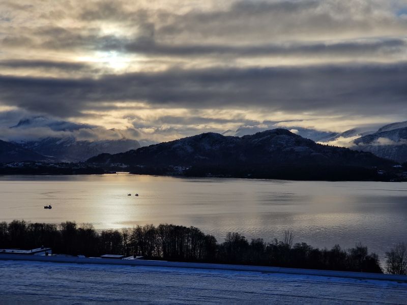 Utsikt mot sør og sunnmørsalpene